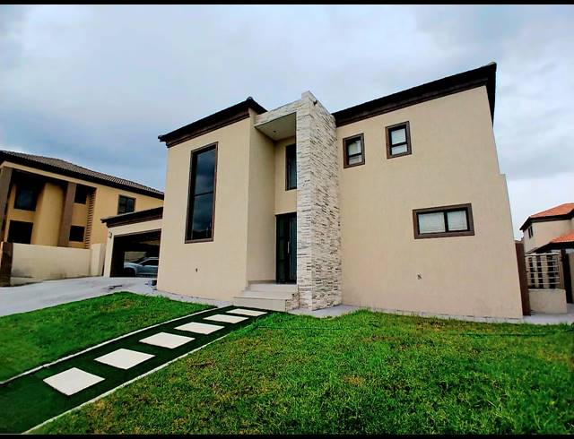 3 BEDROOM FREESTANDING FOR SALE IN BLUE VALLEY GOLF ESTATE